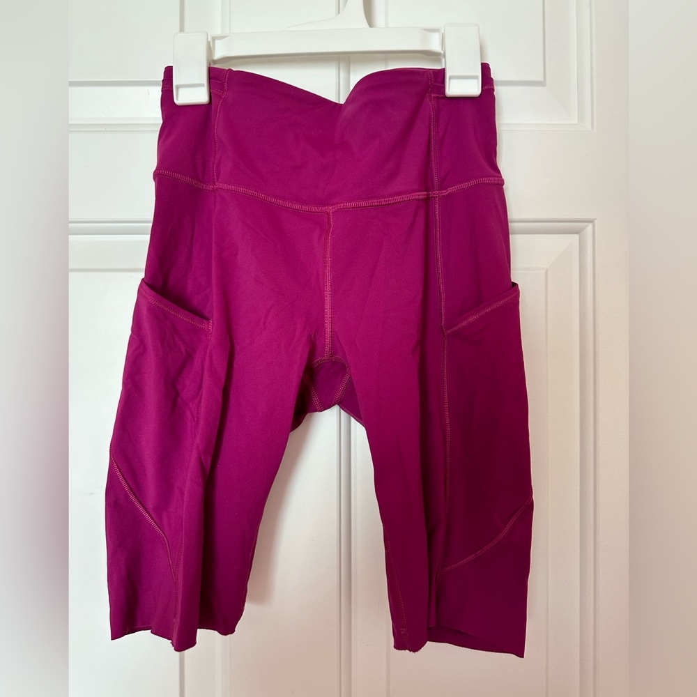 Lululemon Bike Shorts - Size 6!